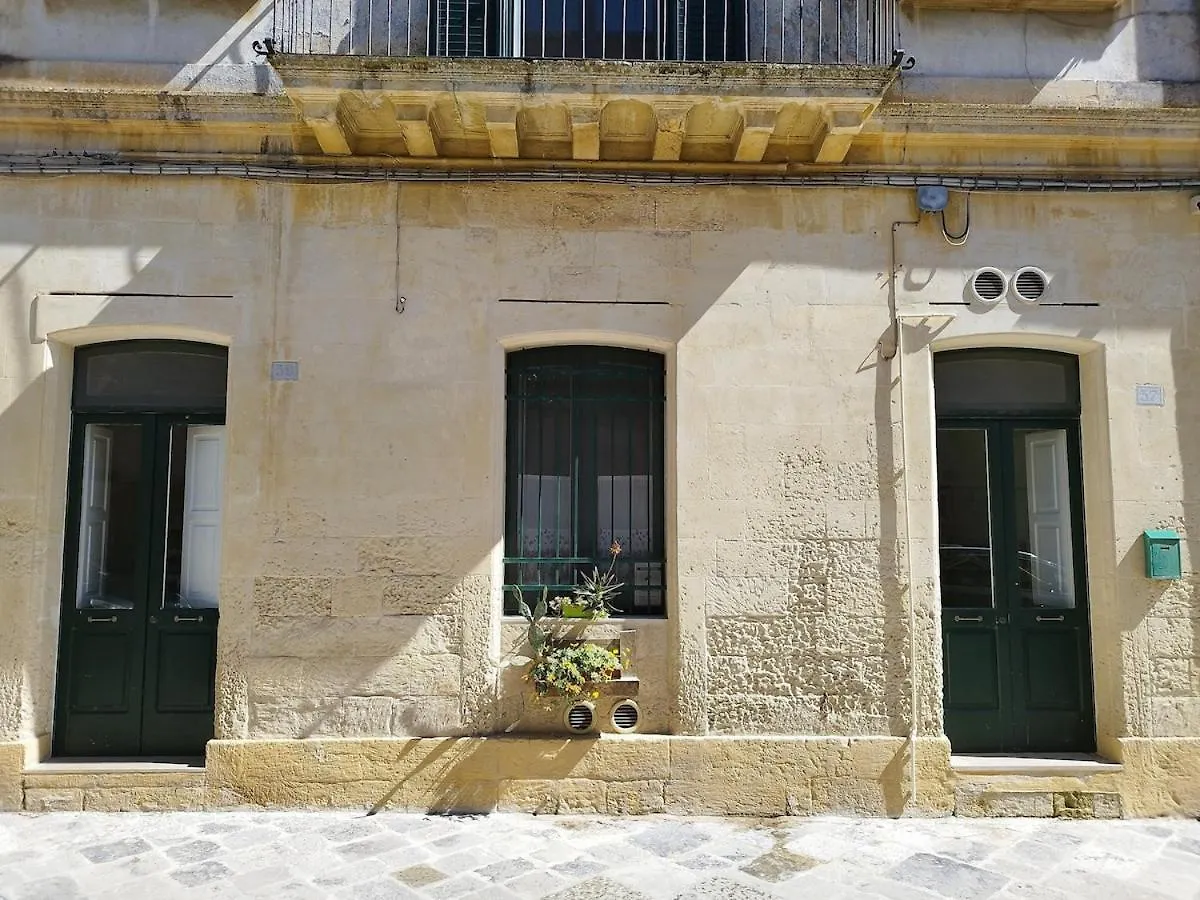 Quiet Apartment In Lecce Old Town With Private Entrance